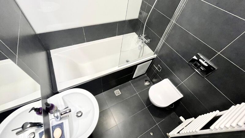 2018 Upgrounds, 3 camere 106mp, 3 Bai, Centrala, 2 Locuri Parcare Subteran